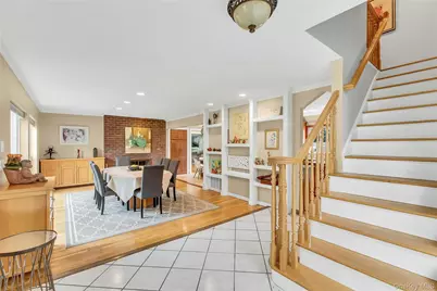 2 Eton Court, Plainview, NY 11803 - Photo 5