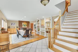 2 Eton Ct, Plainview, NY 11803 - Photo 5
