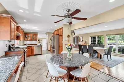 2 Eton Court, Plainview, NY 11803 - Photo 11