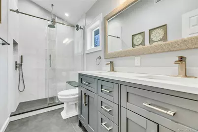 2 Eton Court, Plainview, NY 11803 - Photo 19