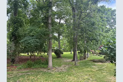 415 Clubhouse Court, Coram, NY 11727 - Photo 3