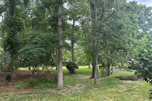 415 Clubhouse Ct, Coram, NY 11727 - Photo 3
