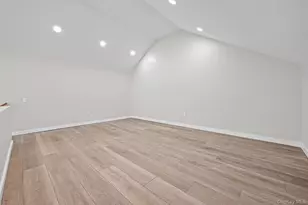 80 Dfivision St, Patchogue, NY 11772 - Photo 13