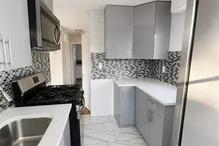 104-11 197th St, Saint Albans, NY 11412 - Photo 3
