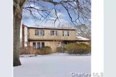 639 5th Street, Ronkonkoma, NY 11779 - Photo 1