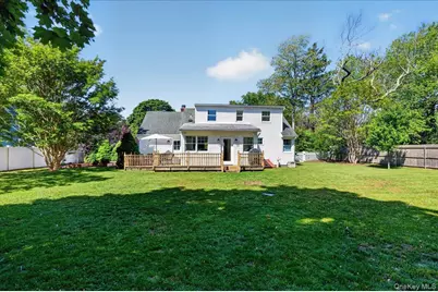 17 Barteau Avenue, Blue Point, NY 11715 - Photo 3