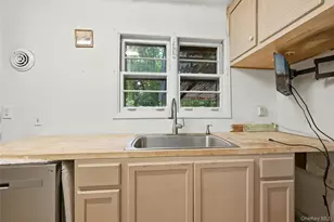 10 Lefferts Ave, East Northport, NY 11731 - Photo 15