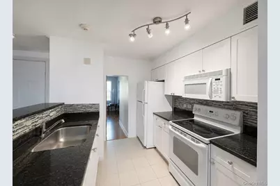 300 Mamaroneck Avenue #716, White Plains, NY 10605 - Photo 3