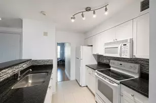 300 Mamaroneck Ave, White Plains, NY 10605 - Photo 3