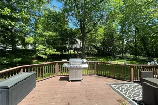38 Gedney Park Dr, White Plains, NY 10605 - Photo 25
