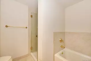 100 Harbor View Dr, Port Washington, NY 11050 - Photo 19