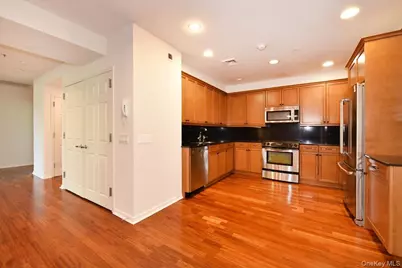 100 Harborview Drive #555, Port Washington, NY 11050 - Photo 15