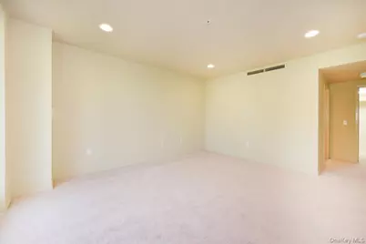 100 Harborview Drive #555, Port Washington, NY 11050 - Photo 17