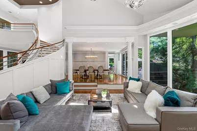 5 Coachmans Court, Old Westbury, NY 11568 - Photo 9