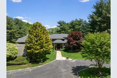 5 Coachmans Court, Old Westbury, NY 11568 - Photo 3