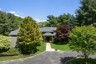 5 Coachman's Ct, Old Westbury, NY 11568 - Photo 3