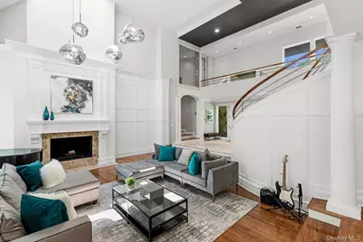 5 Coachmans Court, Old Westbury, NY 11568 - Photo 11
