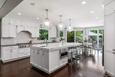 5 Coachmans Court, Old Westbury, NY 11568 - Photo 15