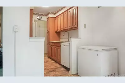 385 McLean Avenue #3B, Yonkers, NY 10705 - Photo 9