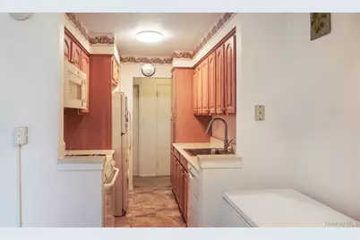 385 McLean Avenue #3B, Yonkers, NY 10705 - Photo 11