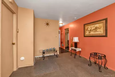 193 Manhattan Avenue, West Babylon, NY 11704 - Photo 5