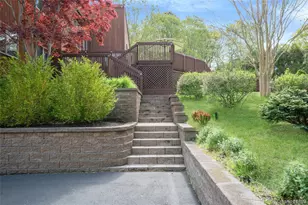 72 Jean Ct, Riverhead, NY 11901 - Photo 9