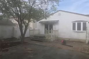 218 Park Ave, Hicksville, NY 11801 - Photo 15