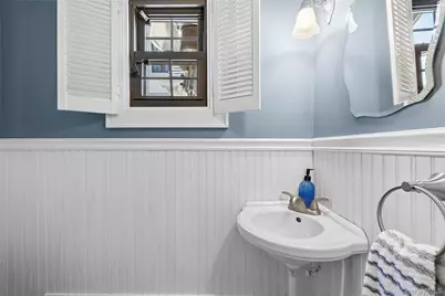 58 Park Lane, Rockville Centre, NY 11570 - Photo 17