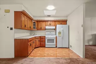 1964 Burke Ave, Bronx, NY 10469 - Photo 17