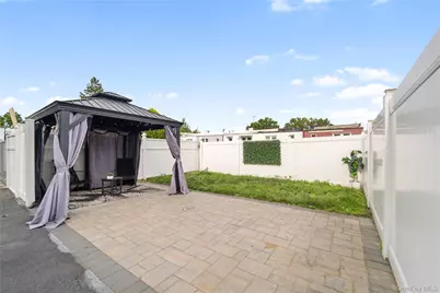 2548 Woodhull Avenue, Bronx, NY 10469 - Photo 29