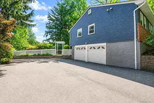 28 Royal Oak Dr, Huntington, NY 11743 - Photo 3