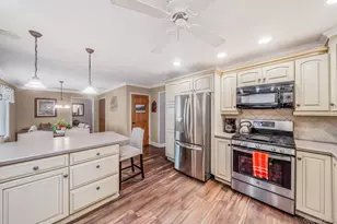28 Royal Oak Dr, Huntington, NY 11743 - Photo 13