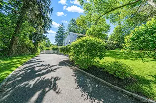 28 Royal Oak Dr, Huntington, NY 11743 - Photo 37