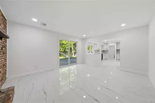 4 Summercress Ln, Coram, NY 11727 - Photo 7