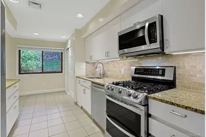 369 Martling Avenue, Tarrytown, NY 10591 - Photo 9