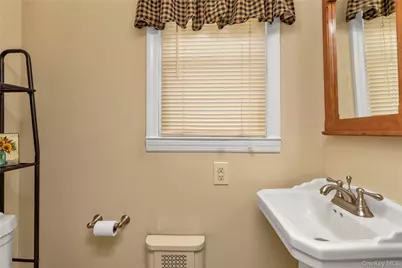 57 Malden Avenue, Lynbrook, NY 11563 - Photo 15
