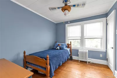 57 Malden Avenue, Lynbrook, NY 11563 - Photo 17