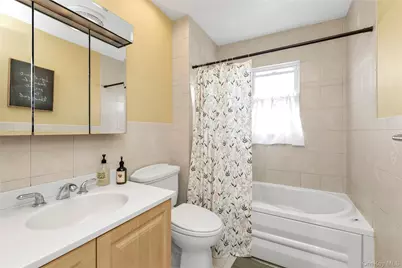57 Malden Avenue, Lynbrook, NY 11563 - Photo 19