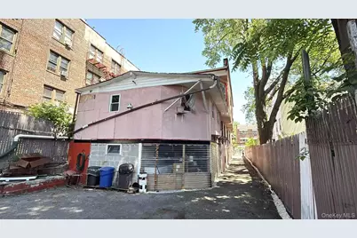 3935 Barnes Avenue, Bronx, NY 10466 - Photo 5