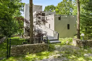 8 Cliff Ct, Carmel, NY 10512 - Photo 3