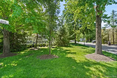 2 Heirloom Lane, Rye Brook, NY 10573 - Photo 3