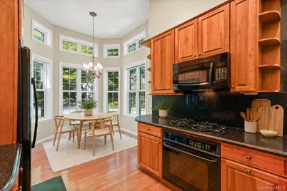 2 Heirloom Lane, Rye Brook, NY 10573 - Photo 9