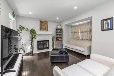 4 Lido Parkway, Lindenhurst, NY 11757 - Photo 3