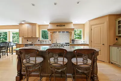 28 Maplewood Drive, Northport, NY 11768 - Photo 9