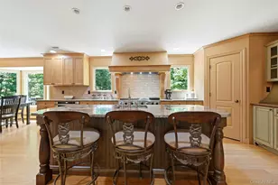 28 Maplewood Dr, Northport, NY 11768 - Photo 9