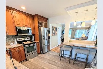 35 E Jackson Avenue E, Babylon, NY 11702 - Photo 3