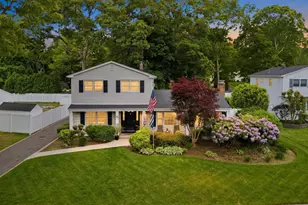70 Birch St, Lake Grove, NY 11755 - Photo 5