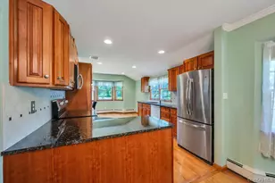 8 Camille Ln, Holbrook, NY 11741 - Photo 19