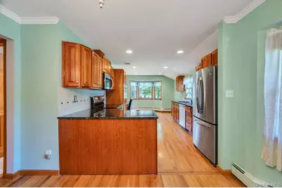 8 Camille Lane, Holbrook, NY 11741 - Photo 17