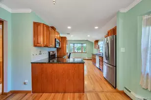 8 Camille Ln, Holbrook, NY 11741 - Photo 17